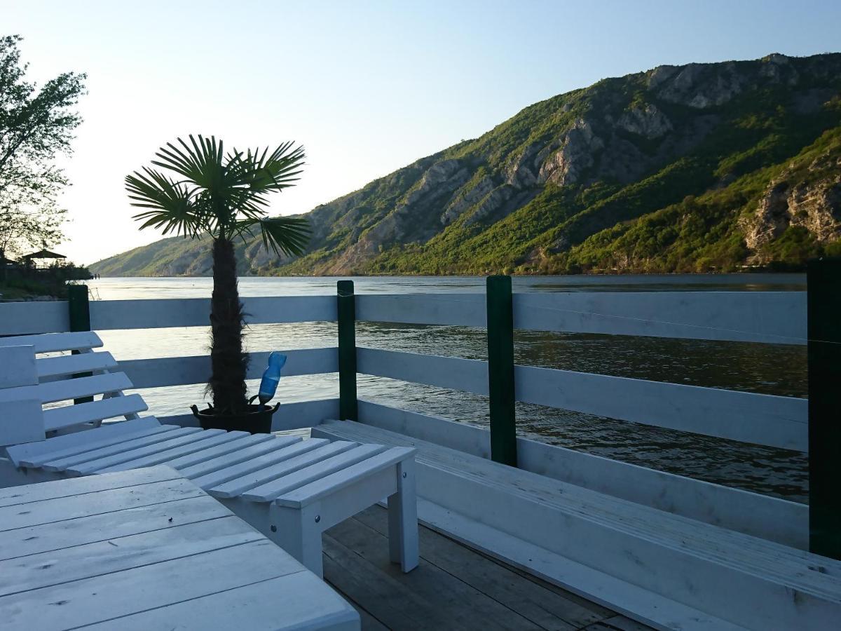 Apartman Barka Golubăţ Exterior foto